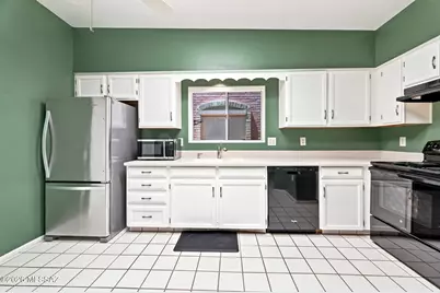 1310 W Calle Serrano, Green Valley, AZ 85622 - Photo 10
