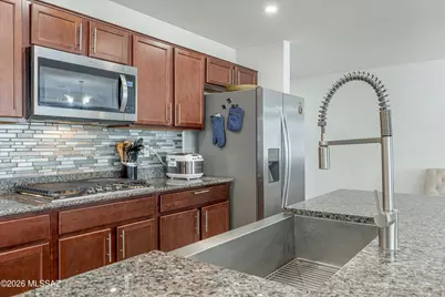 7598 E Kinnison Wash Loop, Tucson, AZ 85730 - Photo 16