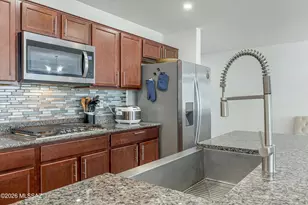 7598 E Kinnison Wash Loop, Tucson, AZ 85730 - Photo 16
