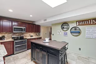 8325 E Rolling Ridge St, Tucson, AZ 85710 - Photo 8