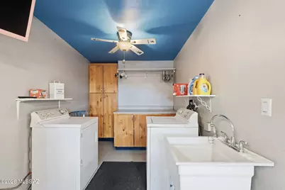 8325 E Rolling Ridge Street, Tucson, AZ 85710 - Photo 40