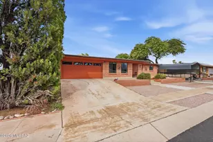 8325 E Rolling Ridge St, Tucson, AZ 85710 - Photo 2