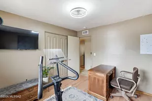 8325 E Rolling Ridge St, Tucson, AZ 85710 - Photo 20
