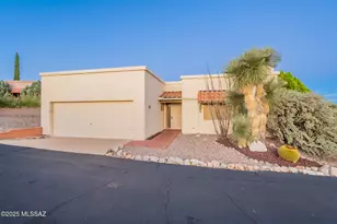 939 S Las Lomas Cir, Green Valley, AZ 85614 - Photo 2