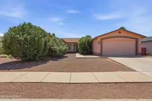 10008 E Moonstruck Way, Tucson, AZ 85747 - Photo 2