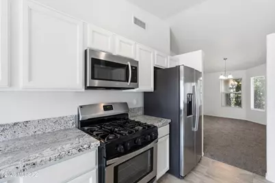 10008 E Moonstruck Way, Tucson, AZ 85747 - Photo 14