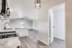 7652 W Zorro Rd, Tucson, AZ 85757 - Photo 12