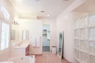 6124 N Pinnacle Ridge Dr, Tucson, AZ 85718 - Photo 28