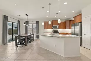 12361 N Fernsbury Dr, Marana, AZ 85653 - Photo 4