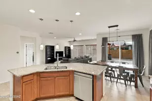 12361 N Fernsbury Dr, Marana, AZ 85653 - Photo 36