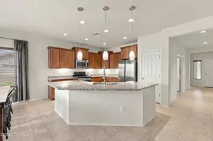 12361 N Fernsbury Dr, Marana, AZ 85653 - Photo 6