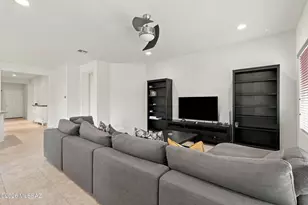 12361 N Fernsbury Dr, Marana, AZ 85653 - Photo 32