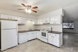 9871 E Sellarole Rd, Tucson, AZ 85730 - Photo 12