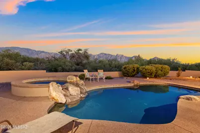 560 W Quiet Springs Drive, Oro Valley, AZ 85755 - Photo 2