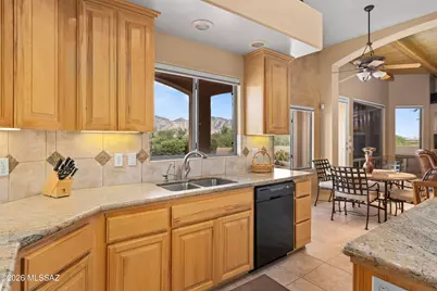 560 W Quiet Springs Drive, Oro Valley, AZ 85755 - Photo 16