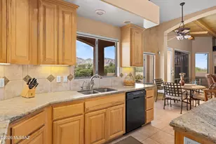 560 W Quiet Springs Dr, Oro Valley, AZ 85755 - Photo 16
