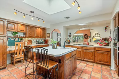 721 E Linda Vista Boulevard, Oro Valley, AZ 85704 - Photo 16