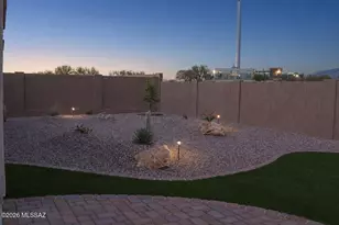 11922 N Silver Vlg Pl, Oro Valley, AZ 85737 - Photo 20