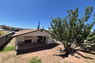 1061 E Parkway Dr, Nogales, AZ 85621 - Photo 4