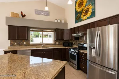 981 W Turnstone Place, Tucson, AZ 85737 - Photo 14