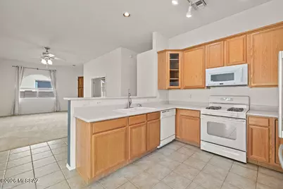 2221 N Avenida Tabica, Green Valley, AZ 85614 - Photo 10