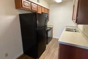 1810 E Blacklidge Dr, Tucson, AZ 85719 - Photo 2