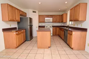 2926 N Cardell Cir, Tucson, AZ 85712 - Photo 8