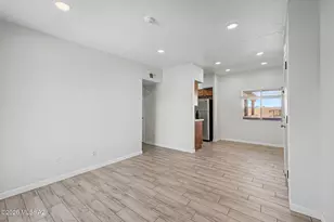 1810 E Blacklidge Dr, Tucson, AZ 85719 - Photo 6