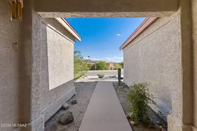 2784 W Highcliff Drive, Tucson, AZ 85745 - Photo 10