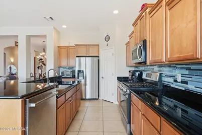 8604 N Moonfire Drive, Tucson, AZ 85743 - Photo 18