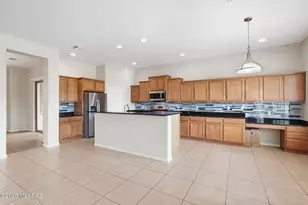 8604 N Moonfire Dr, Tucson, AZ 85743 - Photo 16