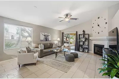 2330 N Emerald Lake Court, Tucson, AZ 85749 - Photo 2