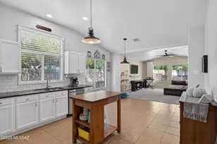 1380 W Crosswinds Pl, Oro Valley, AZ 85737 - Photo 1