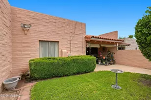 9267 E Desert Sands Ln, Tucson, AZ 85710 - Photo 6