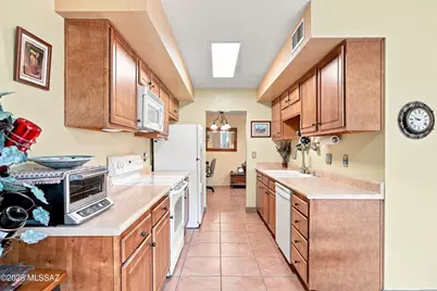 399 N Calle Del Chancero, Green Valley, AZ 85614 - Photo 10