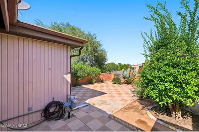 232 N Calle Del Santo, Green Valley, AZ 85614 - Photo 36