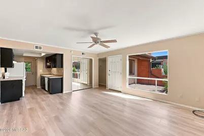 232 N Calle Del Santo, Green Valley, AZ 85614 - Photo 12