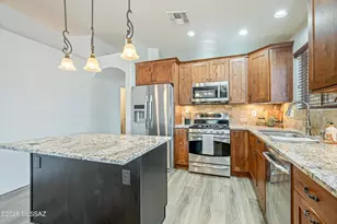 2514 E Petroglyph Ln, Oro Valley, AZ 85755 - Photo 6