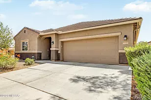 9057 W Blue Saguaro St, Marana, AZ 85653 - Photo 6