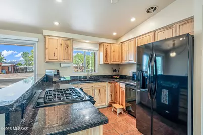 5672 E Whittier Street, Tucson, AZ 85711 - Photo 8