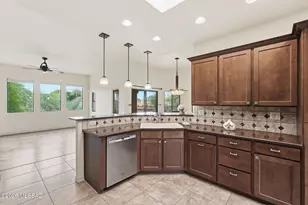 922 E Vault Mine Ct, Green Valley, AZ 85614 - Photo 6