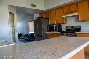 7580 S Climbing Ivy Dr, Tucson, AZ 85757 - Photo 8