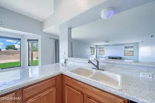 7580 S Climbing Ivy Dr, Tucson, AZ 85757 - Photo 8