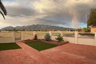 1420 E Roger Rd, Tucson, AZ 85719 - Photo 1