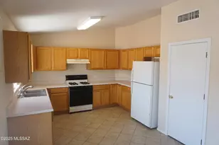 7745 W Shining Moon Way, Tucson, AZ 85743 - Photo 2