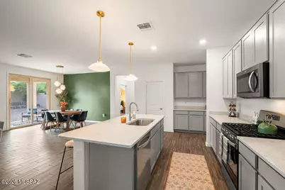 8796 E Stone Meadow Circle, Tucson, AZ 85730 - Photo 10