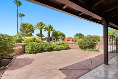 218 E Las Milpas, Green Valley, AZ 85614 - Photo 1
