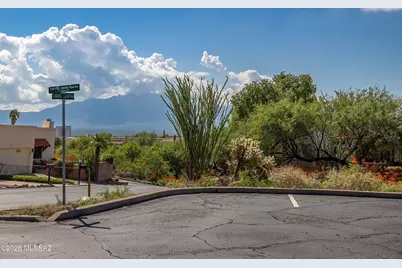 944 W Camino Guarina, Green Valley, AZ 85614 - Photo 36