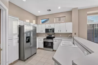 13853 N Lobelia Way, Oro Valley, AZ 85755 - Photo 12