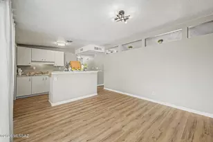 7902 E Winnepeg Dr, Tucson, AZ 85730 - Photo 8